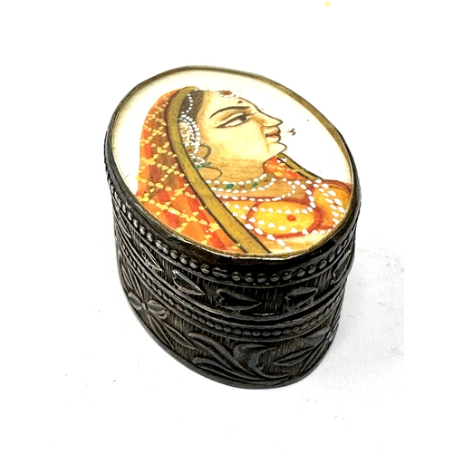 59 - Small indian silver pill box painted picture on lid xrt as silver