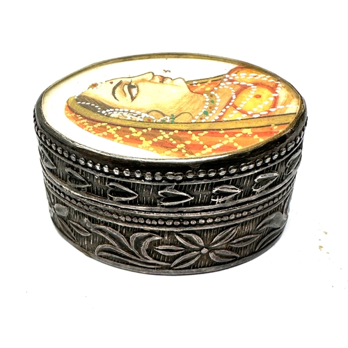 59 - Small indian silver pill box painted picture on lid xrt as silver