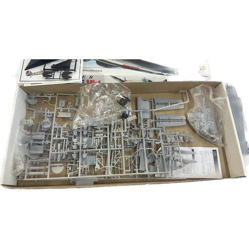 126 - Airfix Hawker Hurricane MK1 1:24 scale kit- looks to be complete