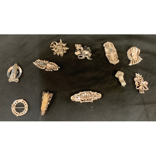 461 - Selection of ladies marcasite brooches, to include Duette brooches etc