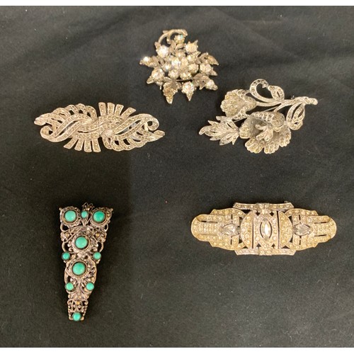 461 - Selection of ladies marcasite brooches, to include Duette brooches etc