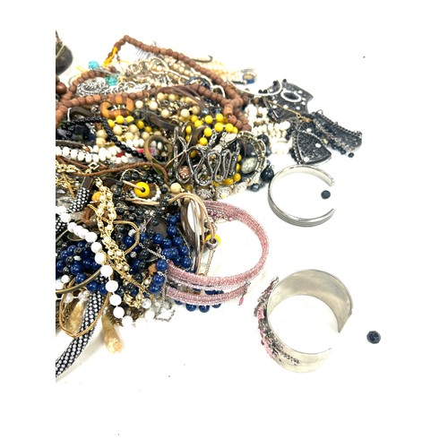 442 - Large selection of 5KG assorted costume jewellery