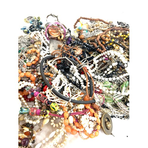 442 - Large selection of 5KG assorted costume jewellery