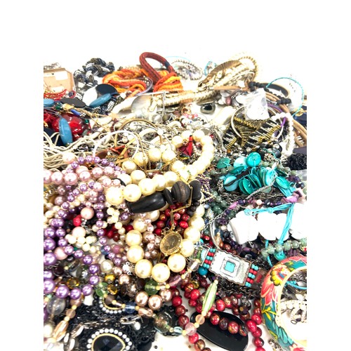 446 - Large selection of 5KG assorted costume jewellery