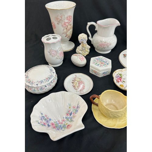 162 - Selection of collectable porcelain miscellaneous to include Royal Doulton, Royal Crown Derby, Ducal,... 