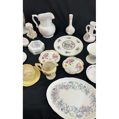 162 - Selection of collectable porcelain miscellaneous to include Royal Doulton, Royal Crown Derby, Ducal,... 