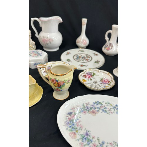 162 - Selection of collectable porcelain miscellaneous to include Royal Doulton, Royal Crown Derby, Ducal,... 