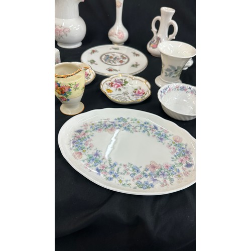 162 - Selection of collectable porcelain miscellaneous to include Royal Doulton, Royal Crown Derby, Ducal,... 