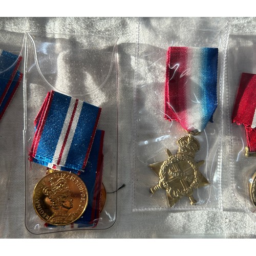 564 - 14 High Quality Copy Full Size medals.  5 Victory Medals, 5 1945-15 Stars, 1 Mercantile Marine and 3... 