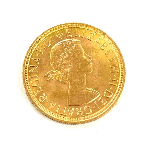 501 - 1957 full sovereign queen Elizabeth II