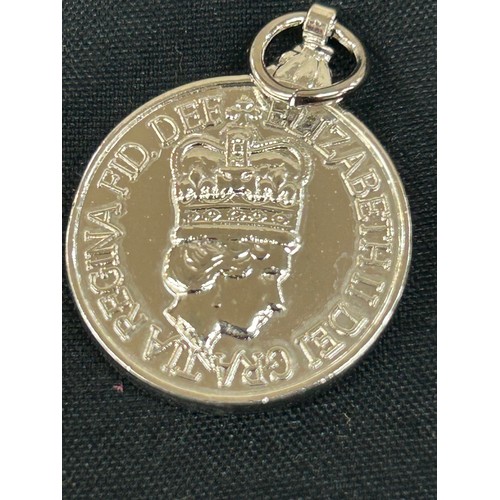 561 - Dealers lot - 50 miniature Queens Silver Jubilee medals.