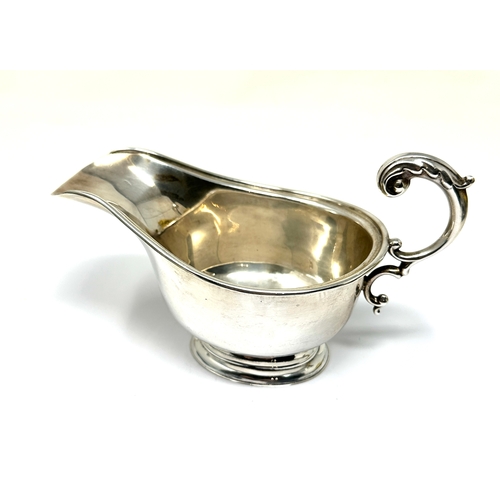 69 - Vintage silver gravy boat chester silver hallmarks weight 86g