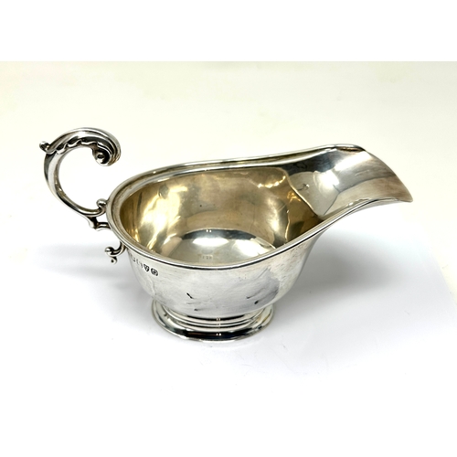 69 - Vintage silver gravy boat chester silver hallmarks weight 86g