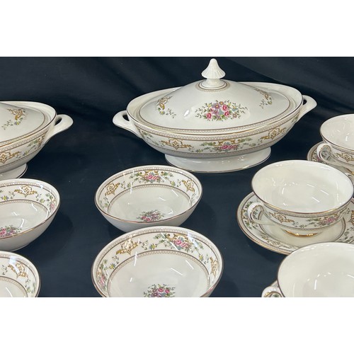 207 - Vintage Royal Doulton Alton 6 place dinner set to include two lidded tureens, dinner plates, gravy b... 