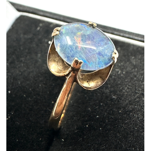 495 - Vintage 9ct gold opal doublet ring weight 1.9g