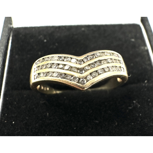 499 - Vintage 9ct gold diamond ring weight 2.3g 0.20ct diamonds