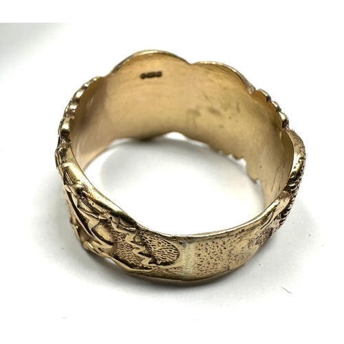 399 - Vintage gents 9ct gold skull & crossbones ring weight 8g