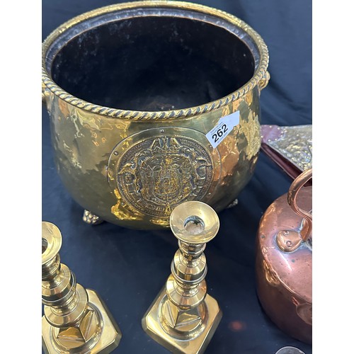 262 - Selection of brass and copper items to include a kettle, coal holder etc