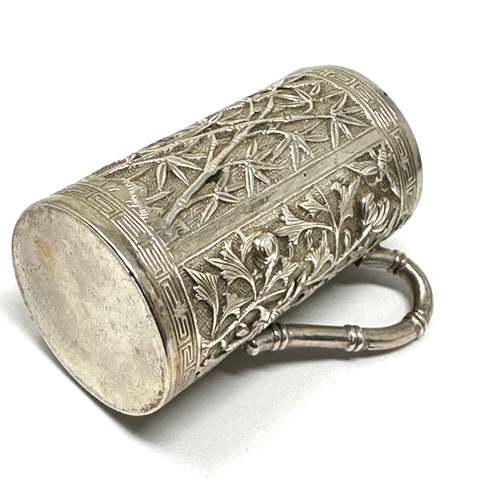 25 - Antique / vintage silver chinese miniature mug measures approx height 5cm weight 26g xrt tested as s... 