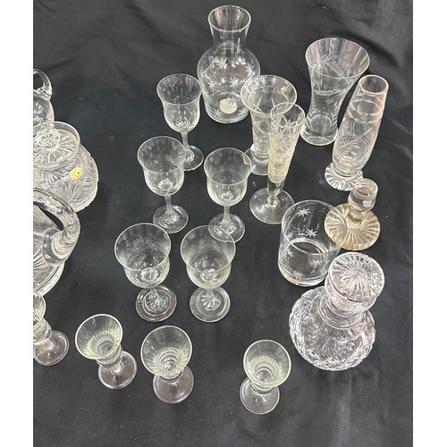 126 - Large selection of vintage and later glassware