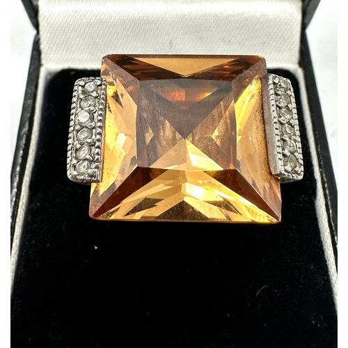 193 - Large Vintage chunky silver gemstone set dress ring weight 18g