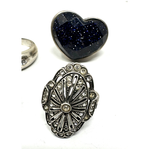 199 - 6 vintage silver rings