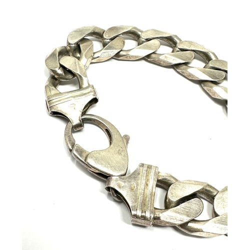 201 - Heavy chunky silver curb link bracelet weight 84g