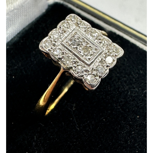 485 - Vintage 18ct gold diamond ring weight 3.2g