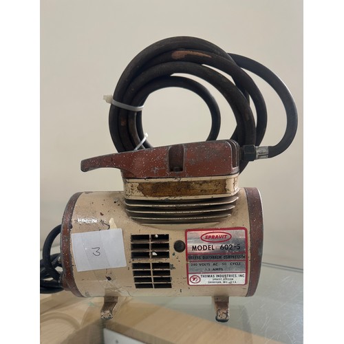 84 - Spray it mini air compressor model no 502-5 in working order