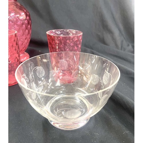 124 - Selection of vintage glassware to include a set of three decanter set, cranberry glass etc