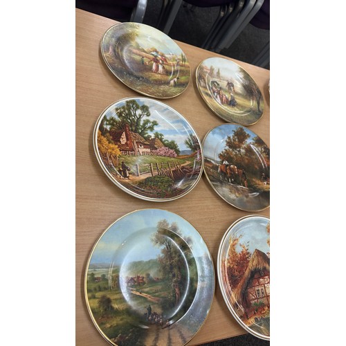 140 - Selection of assorted collectors plates to include Royal Grafton, Royal Worcester etc