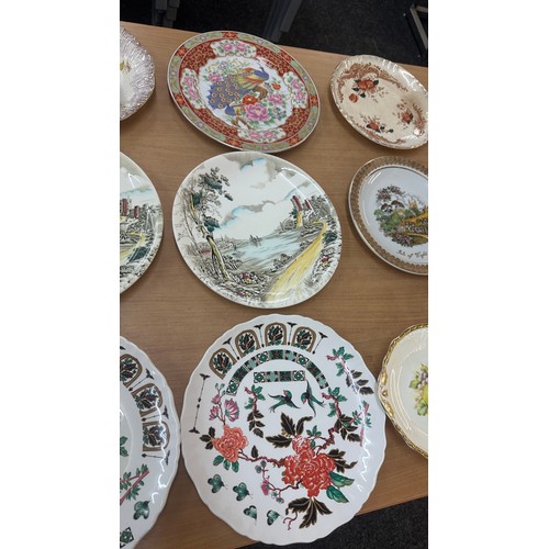 140 - Selection of assorted collectors plates to include Royal Grafton, Royal Worcester etc