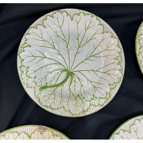 166 - Five antique Wedgwood Majolica green leaf detailing plates circa 1960, condition as found.