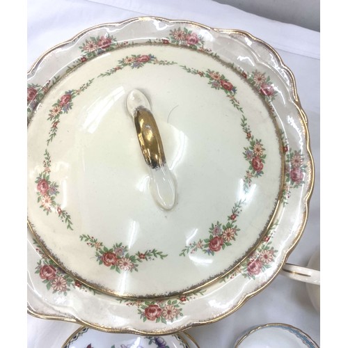 146 - Large selection of assorted porcelain miscellaneous to include several vintage part tea services, Ro... 