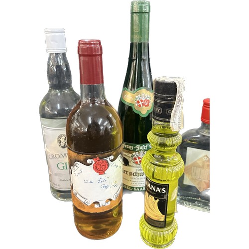 515 - Selection of assorted alcohol to include Gin, Wine, Rum etc