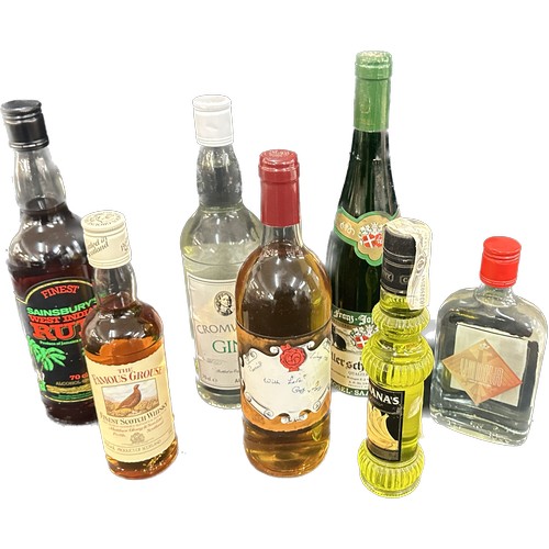 515 - Selection of assorted alcohol to include Gin, Wine, Rum etc