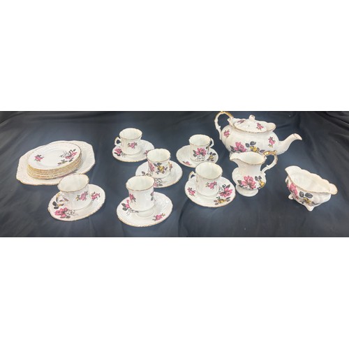 164 - Vintage 6 piece tea set complete with tea pot, cups and saucers, milk jug and sugar bowl