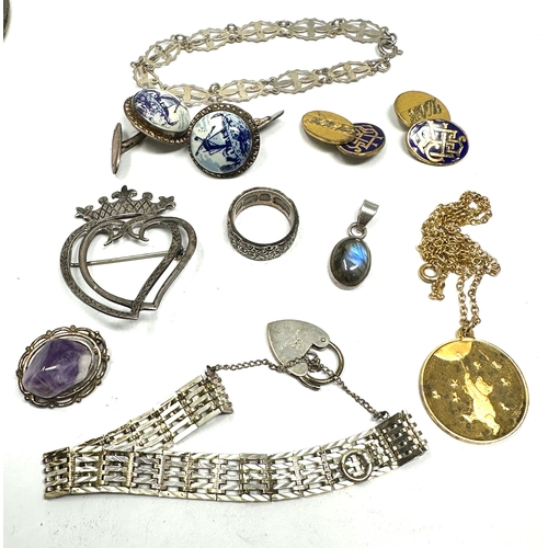 254 - Selection of vintage silver jewellery weight 70g