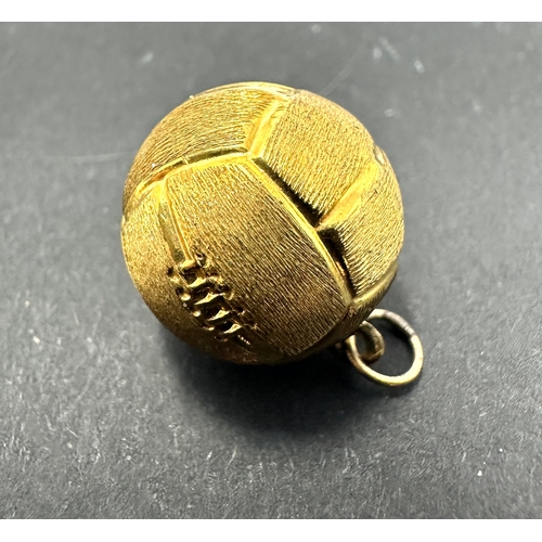 493 - vintage 9ct gold football charm weight 1.1g