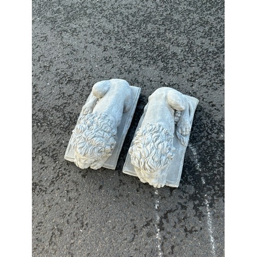 100H - Pair of laying concrete Chatsworth lions, each measure approximately Length 14 inches, Height 8.5 in... 