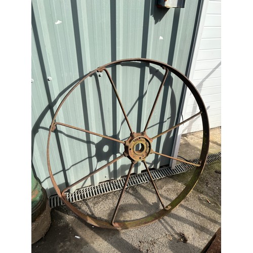 101Q - Vintage cast iron wheel, diameter 45 inches