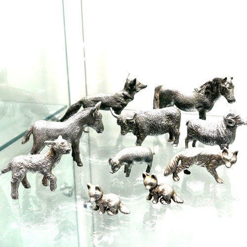 512 - Selection of assorted metal figures