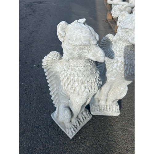 100U - Pair of gargoyles, height 21 inches, Width 7 inches