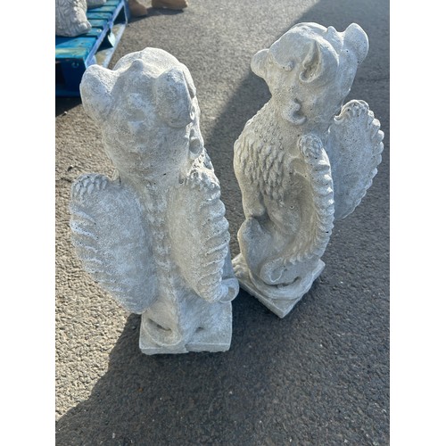 100U - Pair of gargoyles, height 21 inches, Width 7 inches