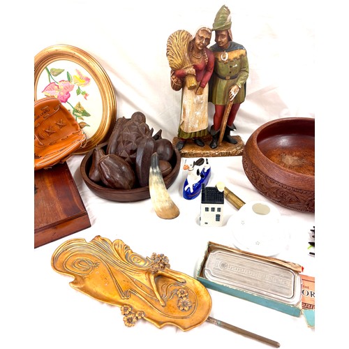 166 - Selection of collectables to include Rolls Royce Razor, wooden fruit bowl with fruit, chalk figure, ... 