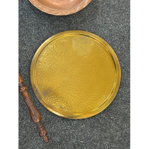 121 - Vintage copper bowl, brass charger and a brass jam pan