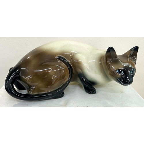 74 - Large vintage ceramic pottery Siamese cat measures approximately 13 inches wide