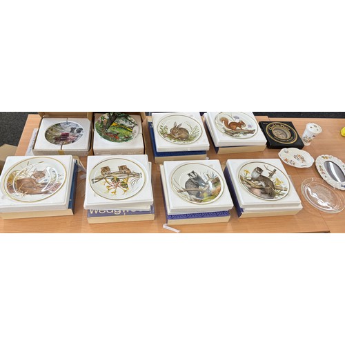 154 - Selection of miscellaneous includes boxed collectors plates includes Wedgwood, Aynsley etc