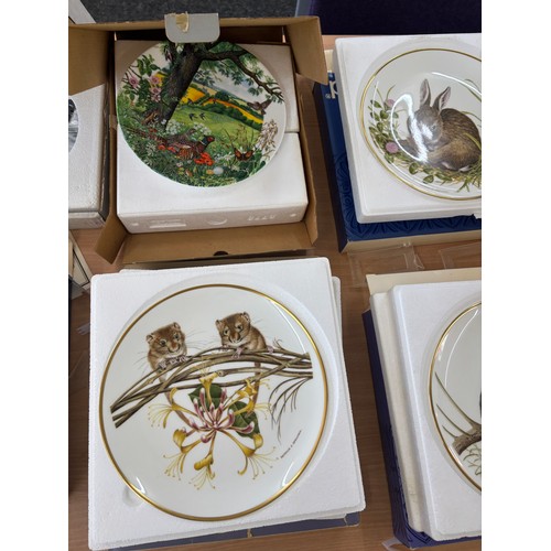 154 - Selection of miscellaneous includes boxed collectors plates includes Wedgwood, Aynsley etc