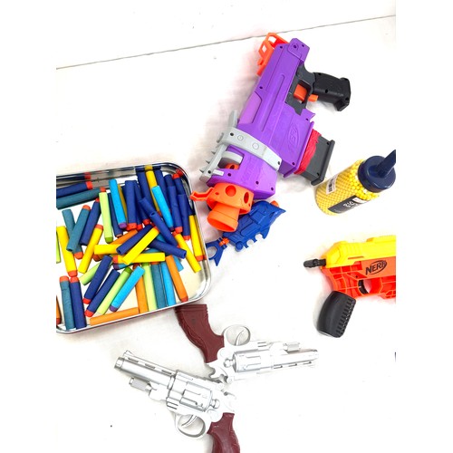 144 - Large selection of assorted Nerf and BB guns etc